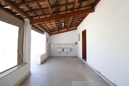 Área de Serviço de casa à venda com 3 quartos, 210m² em Vila Carrão, São Paulo