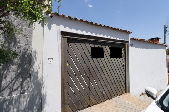 Fachada de casa à venda com 3 quartos, 210m² em Vila Carrão, São Paulo