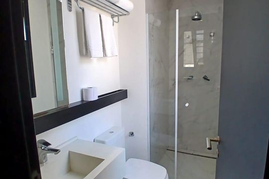 Banheiro da Suíte de apartamento à venda com 1 quarto, 55m² em Bairro da Liberdade, São Paulo