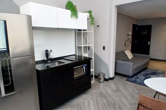 Cozinha de kitnet/studio para alugar com 1 quarto, 56m² em Bairro da Liberdade, São Paulo