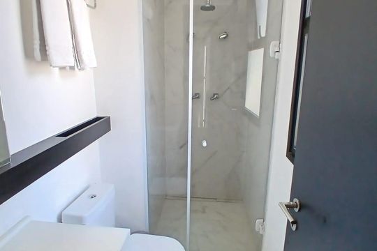 Banheiro  de apartamento à venda com 1 quarto, 56m² em Bairro da Liberdade, São Paulo