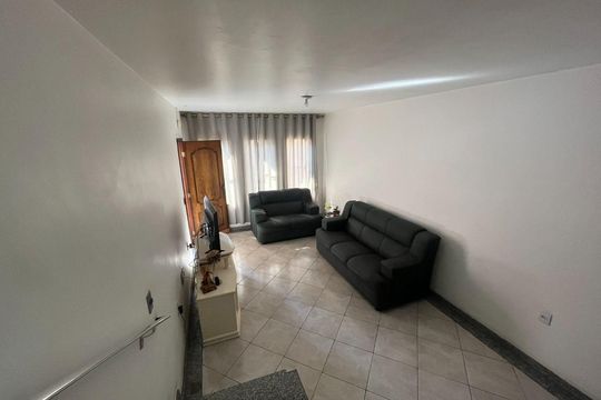 Casa à venda com 3 quartos, 176m² em Vila Invernada, São Paulo