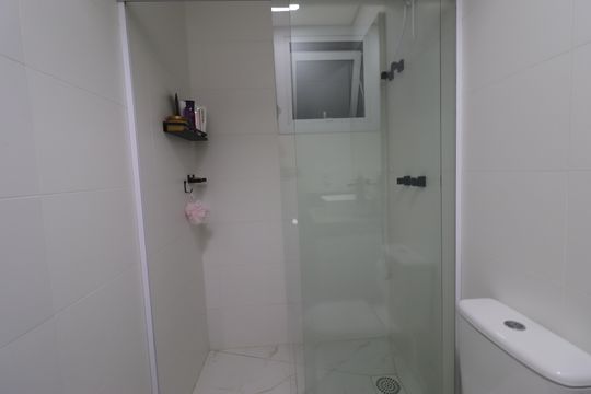 Banheiro de apartamento à venda com 2 quartos, 66m² em Vila Nova, Novo Hamburgo
