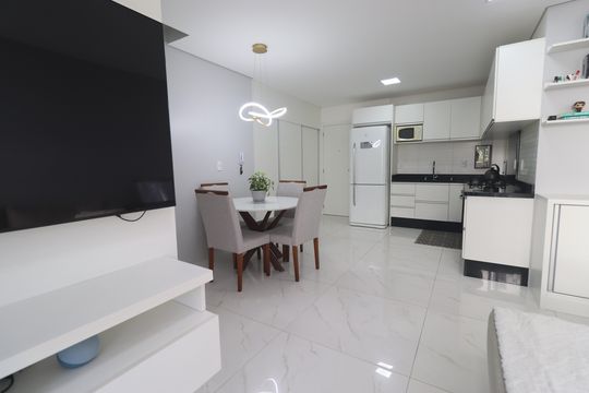 Sala de apartamento à venda com 2 quartos, 66m² em Vila Nova, Novo Hamburgo