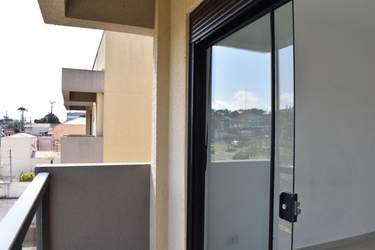 Sacada do Quarto 1 de apartamento para alugar com 2 quartos, 75m² em Jardim das Américas, Curitiba