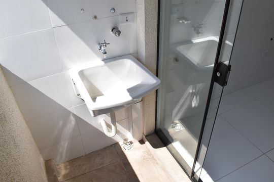 Área de Serviço com Churrasqueira de apartamento para alugar com 2 quartos, 75m² em Jardim das Américas, Curitiba