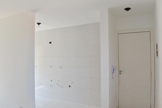 Cozinha de apartamento para alugar com 2 quartos, 75m² em Jardim das Américas, Curitiba