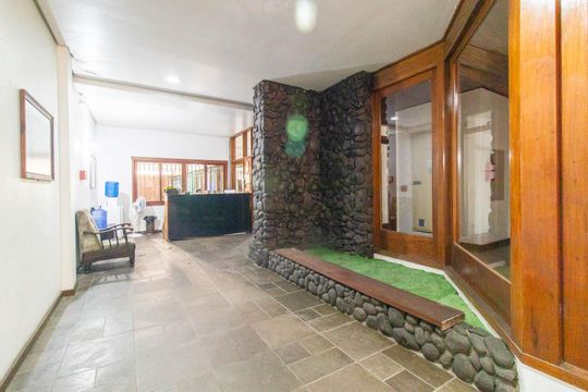 Hall de entrada de apartamento à venda com 2 quartos, 69m² em Centro Histórico, Porto Alegre
