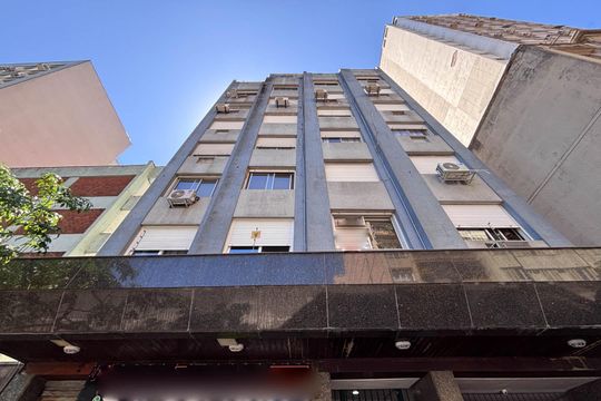 Fachada de apartamento à venda com 2 quartos, 69m² em Centro Histórico, Porto Alegre