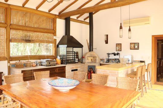 Casa de Condomínio para alugar com 6 quartos, 1200m² em Jardim Mediterraneo, Cotia