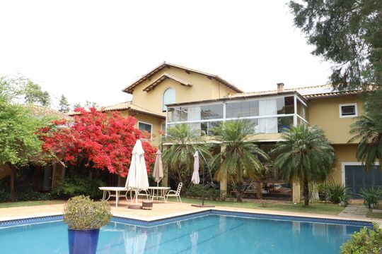Casa de Condomínio para alugar com 6 quartos, 1200m² em Jardim Mediterraneo, Cotia