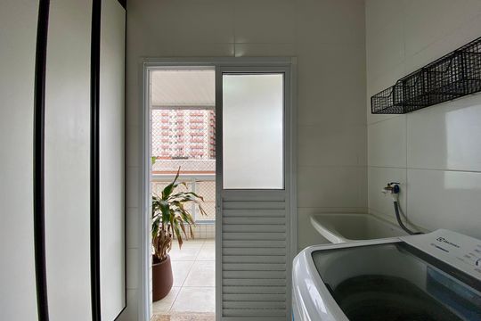Área de Serviço de apartamento para alugar com 3 quartos, 168m² em Vila Assuncao, Praia Grande