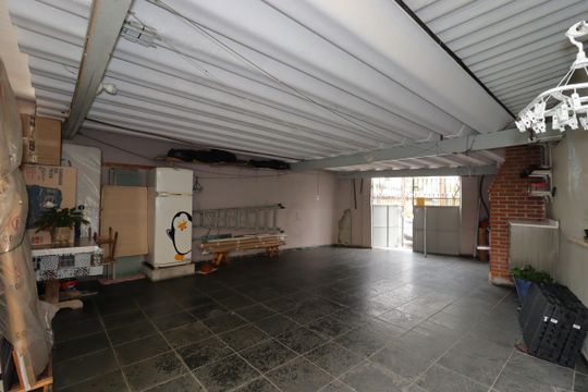 Garagem de casa à venda com 2 quartos, 147m² em Parque Central, Santo André
