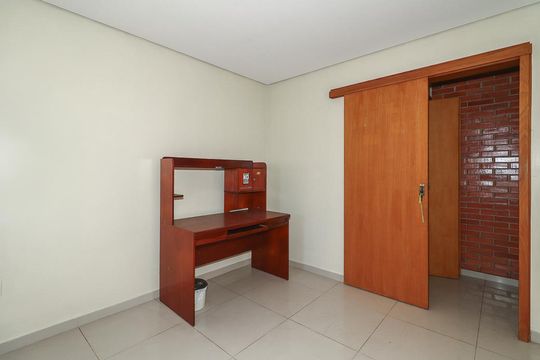 Quarto 5 / Casa Fundos de casa à venda com 5 quartos, 220m² em Jardim do Salso, Porto Alegre