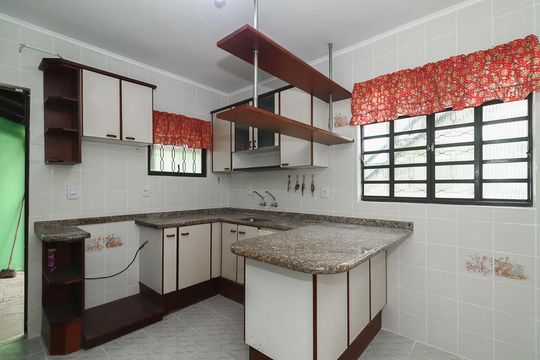 Cozinha de casa à venda com 5 quartos, 220m² em Jardim do Salso, Porto Alegre