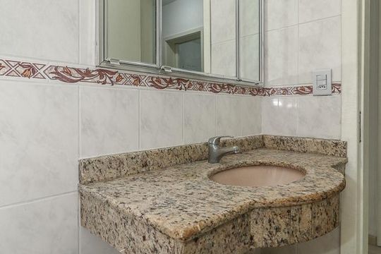 Banheiro 2 Social de casa à venda com 5 quartos, 220m² em Jardim do Salso, Porto Alegre