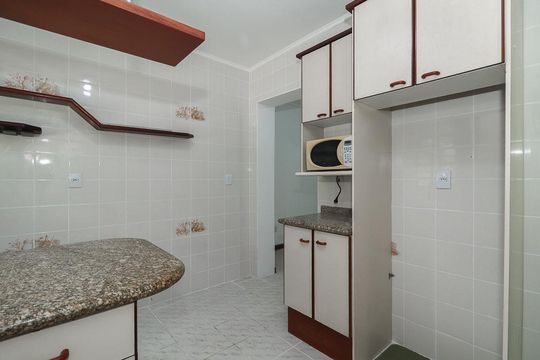 Cozinha de casa à venda com 5 quartos, 220m² em Jardim do Salso, Porto Alegre