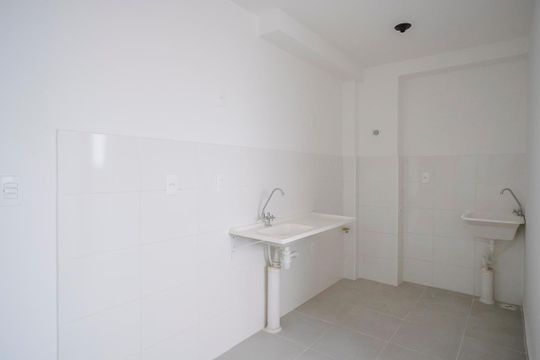 Cozinha de apartamento à venda com 2 quartos, 38m² em Vila Palmares, Santo André