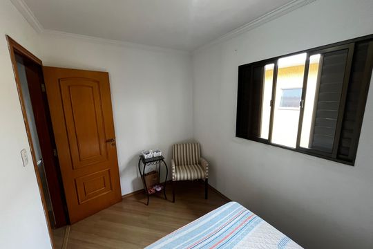 Quarto  de casa à venda com 3 quartos, 210m² em Parque Peruche, São Paulo