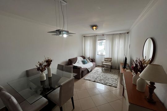 Casa à venda com 3 quartos, 210m² em Parque Peruche, São Paulo