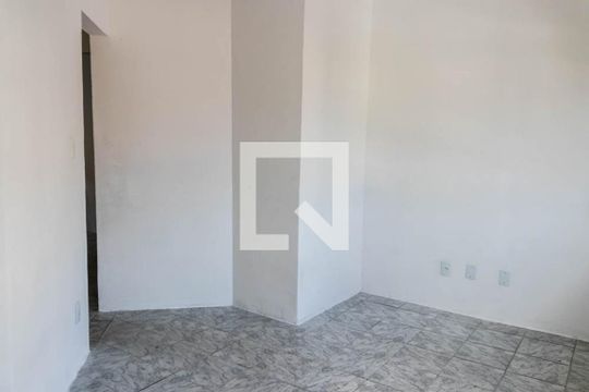 Casa de Condomínio para alugar com 3 quartos, 100m² em São Cristóvão, Salvador