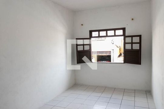 Casa de Condomínio para alugar com 3 quartos, 100m² em São Cristóvão, Salvador