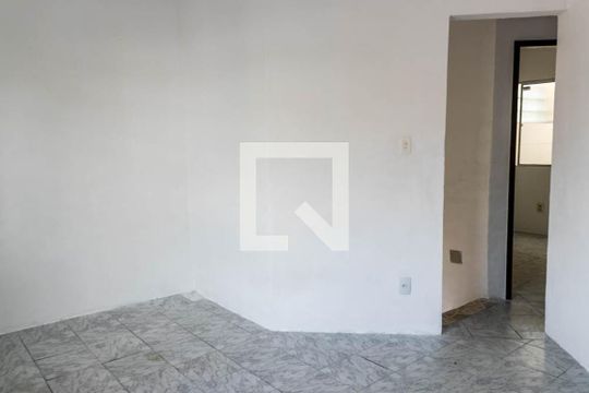 Casa de Condomínio para alugar com 3 quartos, 100m² em São Cristóvão, Salvador