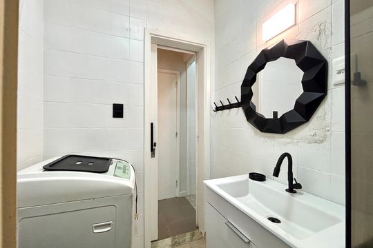 Banheiro social de apartamento à venda com 1 quarto, 35m² em Copacabana, Rio de Janeiro