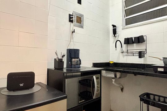 Cozinha de apartamento à venda com 1 quarto, 35m² em Copacabana, Rio de Janeiro