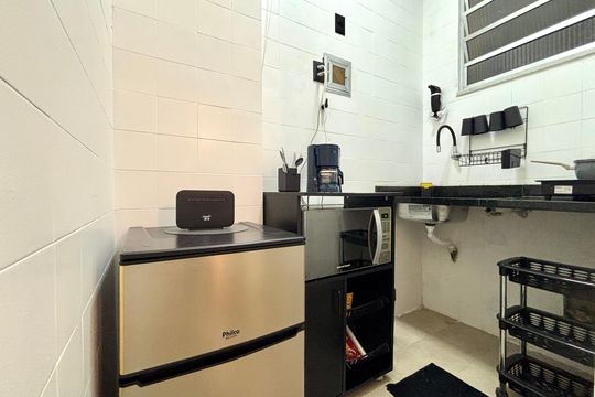 Cozinha de apartamento à venda com 1 quarto, 35m² em Copacabana, Rio de Janeiro