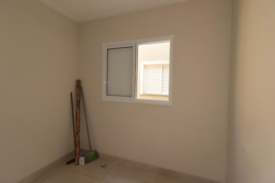 Quarto de apartamento à venda com 1 quarto, 80m² em Parque das Nações, Santo André
