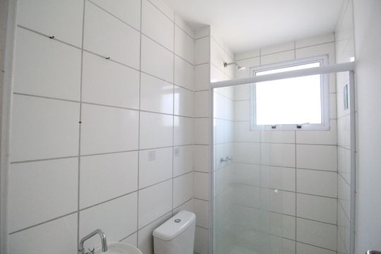 Banheiro de apartamento à venda com 2 quartos, 44m² em Taquara, Rio de Janeiro