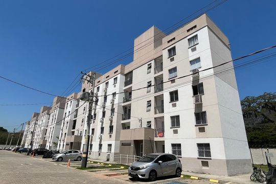 Fachada do bloco de apartamento à venda com 2 quartos, 44m² em Taquara, Rio de Janeiro
