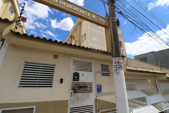 Fachada e portaria de apartamento à venda com 2 quartos, 48m² em Vila Antonieta, São Paulo