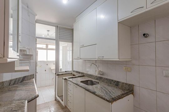 Cozinha de apartamento para alugar com 2 quartos, 65m² em Jardim da Saúde, São Paulo
