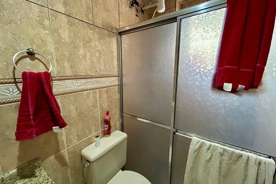 Banheiro Social de apartamento à venda com 2 quartos, 64m² em Jardim Iporanga, Guarulhos