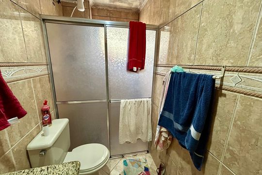 Banheiro Social de apartamento à venda com 2 quartos, 64m² em Jardim Iporanga, Guarulhos