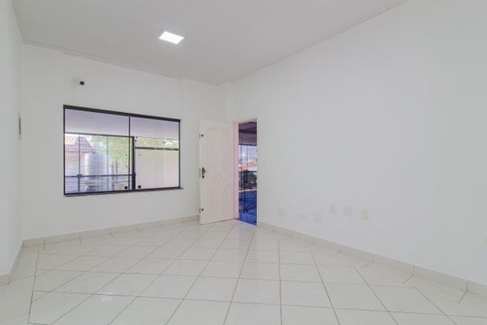 Casa para alugar com 8 quartos, 300m² em Matriz, Mauá