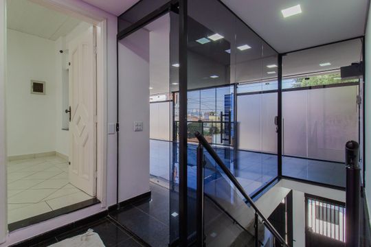 Área comum de casa para alugar com 8 quartos, 300m² em Matriz, Mauá
