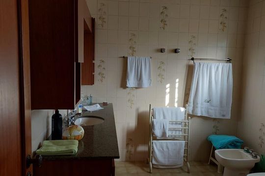 Banheiro da Suíte de casa à venda com 3 quartos, 300m² em Alphaville, Santana de Parnaíba