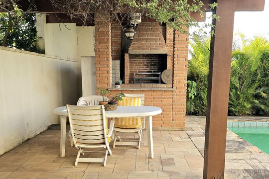 Quintal de casa à venda com 3 quartos, 300m² em Alphaville, Santana de Parnaíba