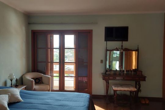 Suíte de casa à venda com 3 quartos, 300m² em Alphaville, Santana de Parnaíba