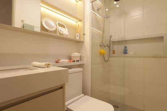 Banheiro de apartamento à venda com 2 quartos, 49m² em Parque Reboucas, São Paulo