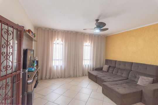Casa à venda com 4 quartos, 250m² em Jardim Eulina, Campinas