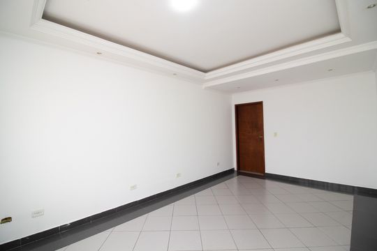Casa à venda com 4 quartos, 550m² em Jardim Leila, Guarulhos