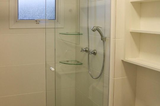 Banheiro Social de apartamento à venda com 2 quartos, 56m² em Partenon, Porto Alegre