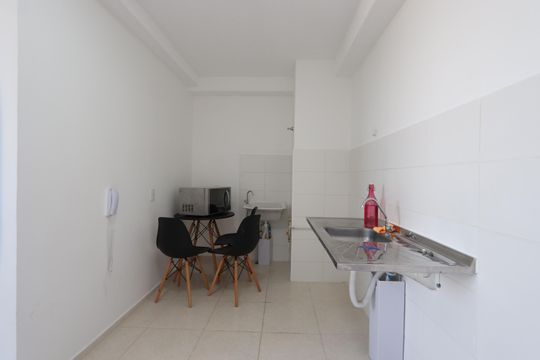 Cozinha de apartamento à venda com 2 quartos, 37m² em Conjunto Habitacional Teotonio Vilela, São Paulo