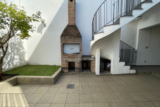 Quintal de casa à venda com 3 quartos, 243m² em Jaguaré, São Paulo