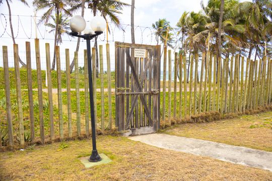 acesso a praia de casa para alugar com 3 quartos, 150m² em Praia do Flamengo, Salvador