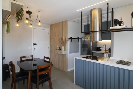 Sala de apartamento à venda com 1 quarto, 57m² em Passo da Areia, Porto Alegre